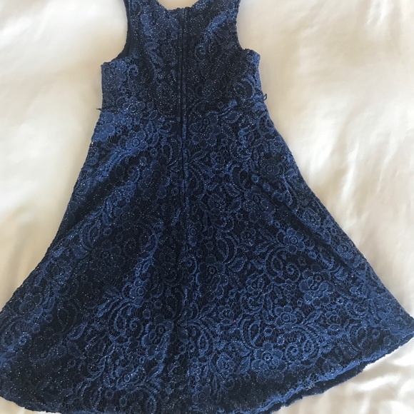 Girls dress - Picture 2 of 3